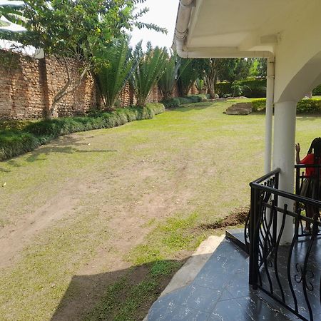 Maasai Villa Backpackers Home Fort Portal Exterior photo