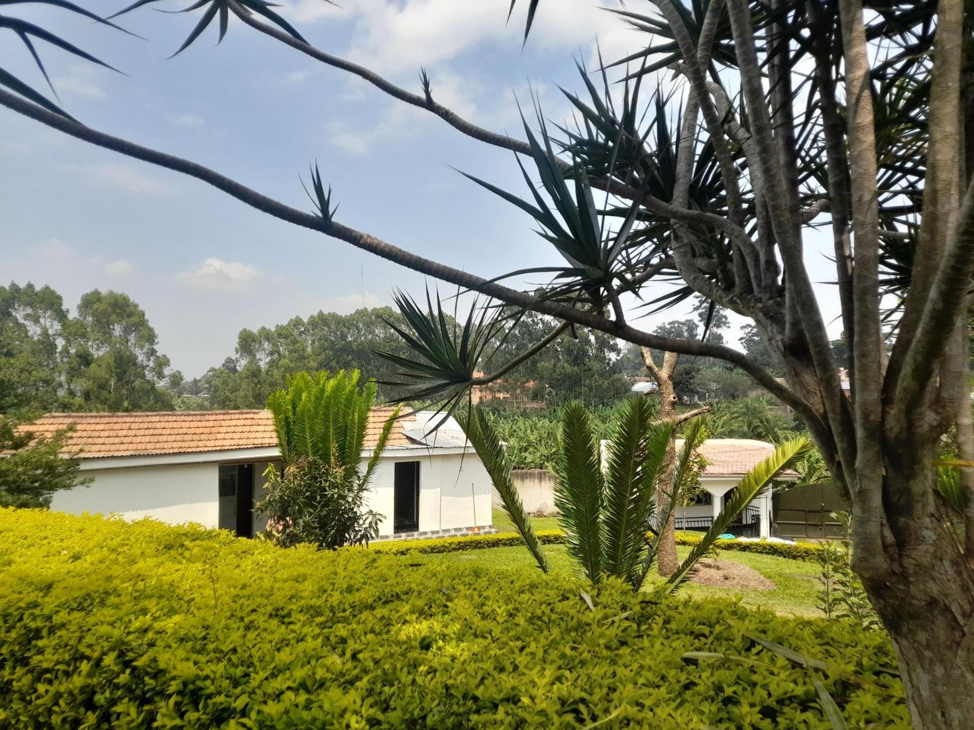 Maasai Villa Backpackers Home Fort Portal Exterior photo